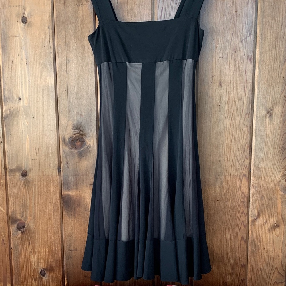EUC MAGGY LONDON Elegant Black Cocktail Dress Size 4